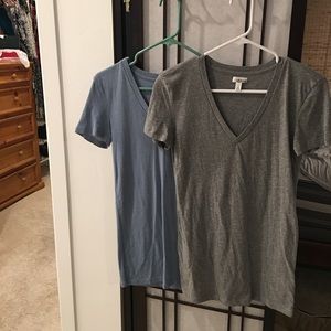 Bundle of threeV neck Ts